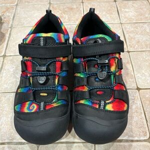 Keen Kids Newport shoes in Black/Tie Dye (Size 5)